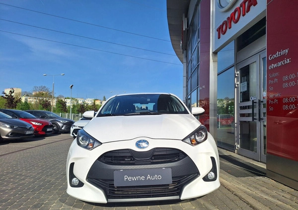 Toyota Yaris cena 82900 przebieg: 22725, rok produkcji 2022 z Podkowa Leśna małe 596